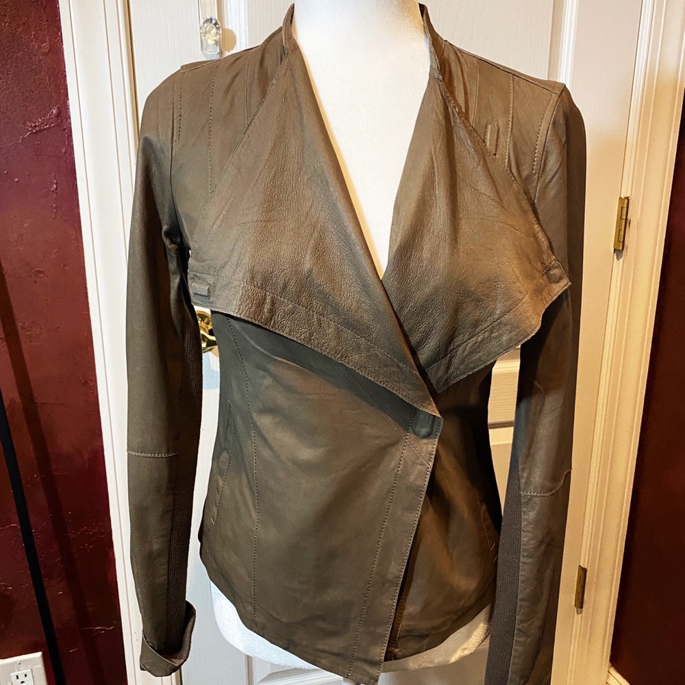 NWT Vince Leather Jacket, Side Elastic Ribbing & Magnetic Closure